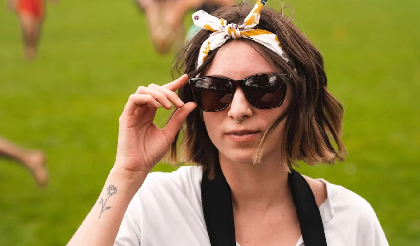 Diva Rose Sunglasses - Image 2