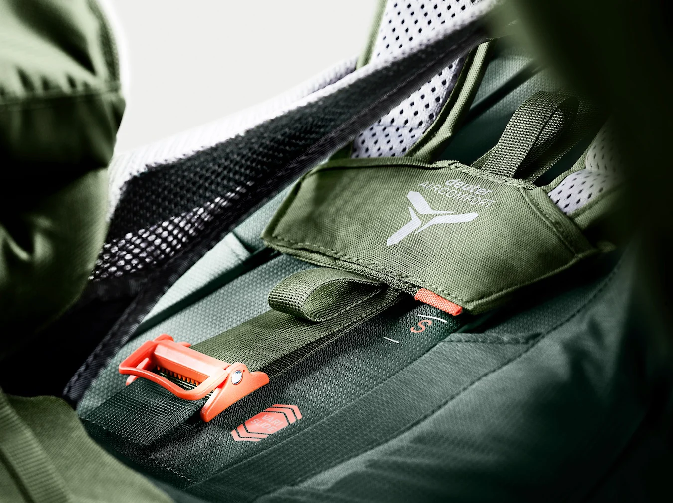 Futura Air Trek 50+10 Pack - Image 5