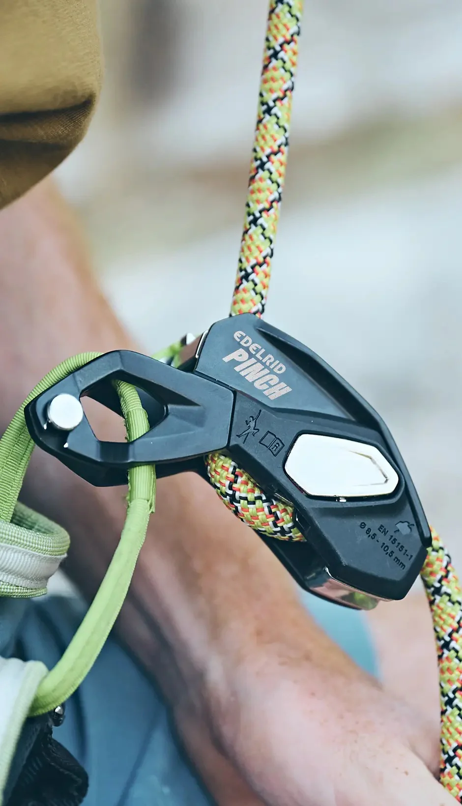 Pinch Belay Device - Image 3