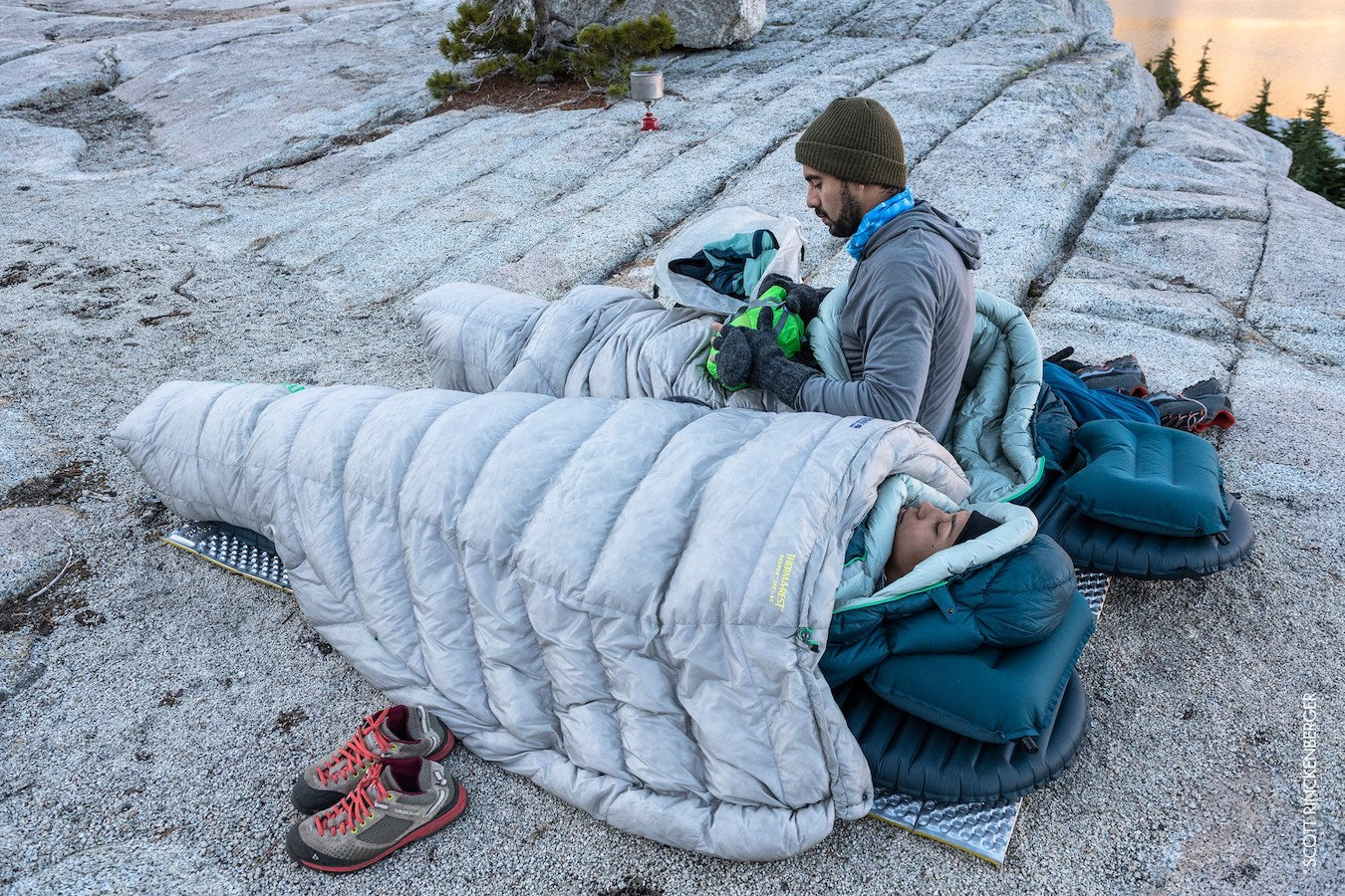 Vesper 20°F Down Quilt - Image 3